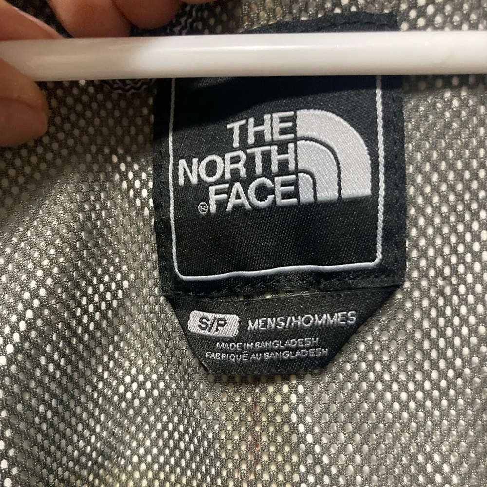 The North Face Men’s Hyvent Resolve Windbreaker Jacket Size Large Red